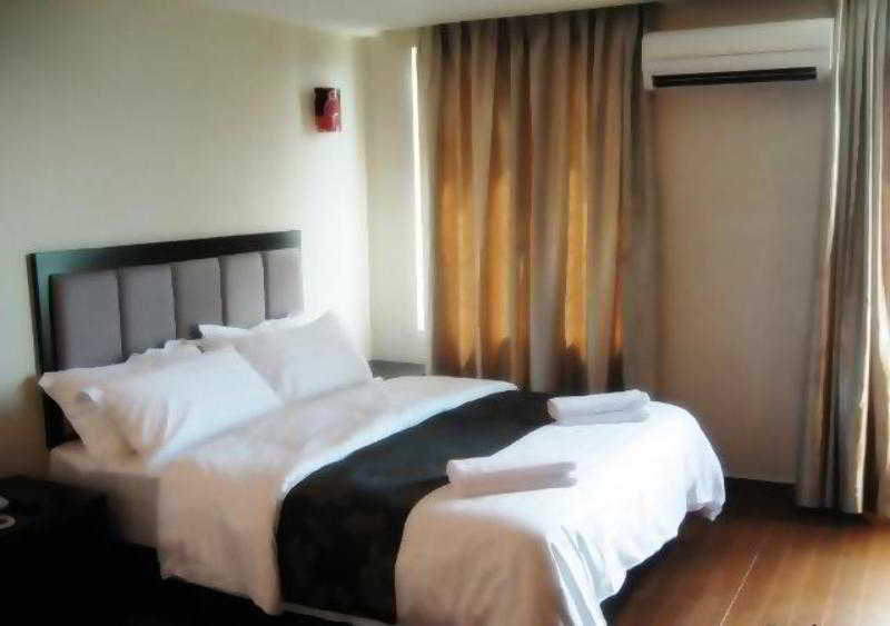 Kk Waterfront 3* Kota Kinabalu