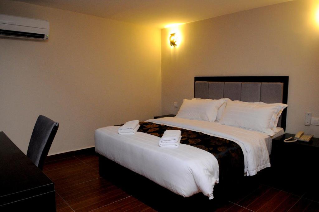 Kk Waterfront Hotel